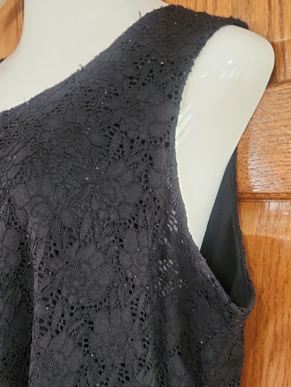 croft & barrow Black Floral Lace Sleeveless Camisole - Picture 3 of 5